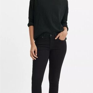 Levi's 711 Black Skinny Jeans Sleek Fit